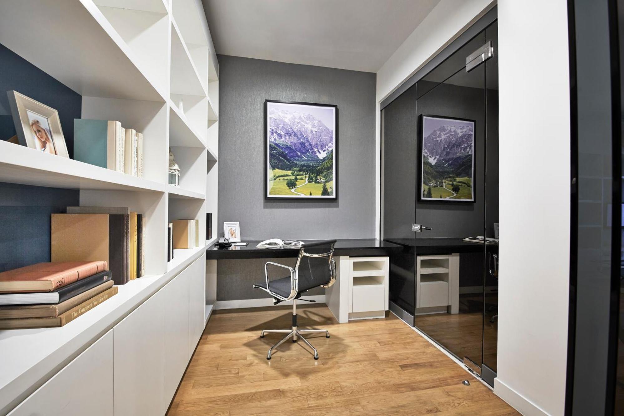 Deluxe One-Bedroom Suite